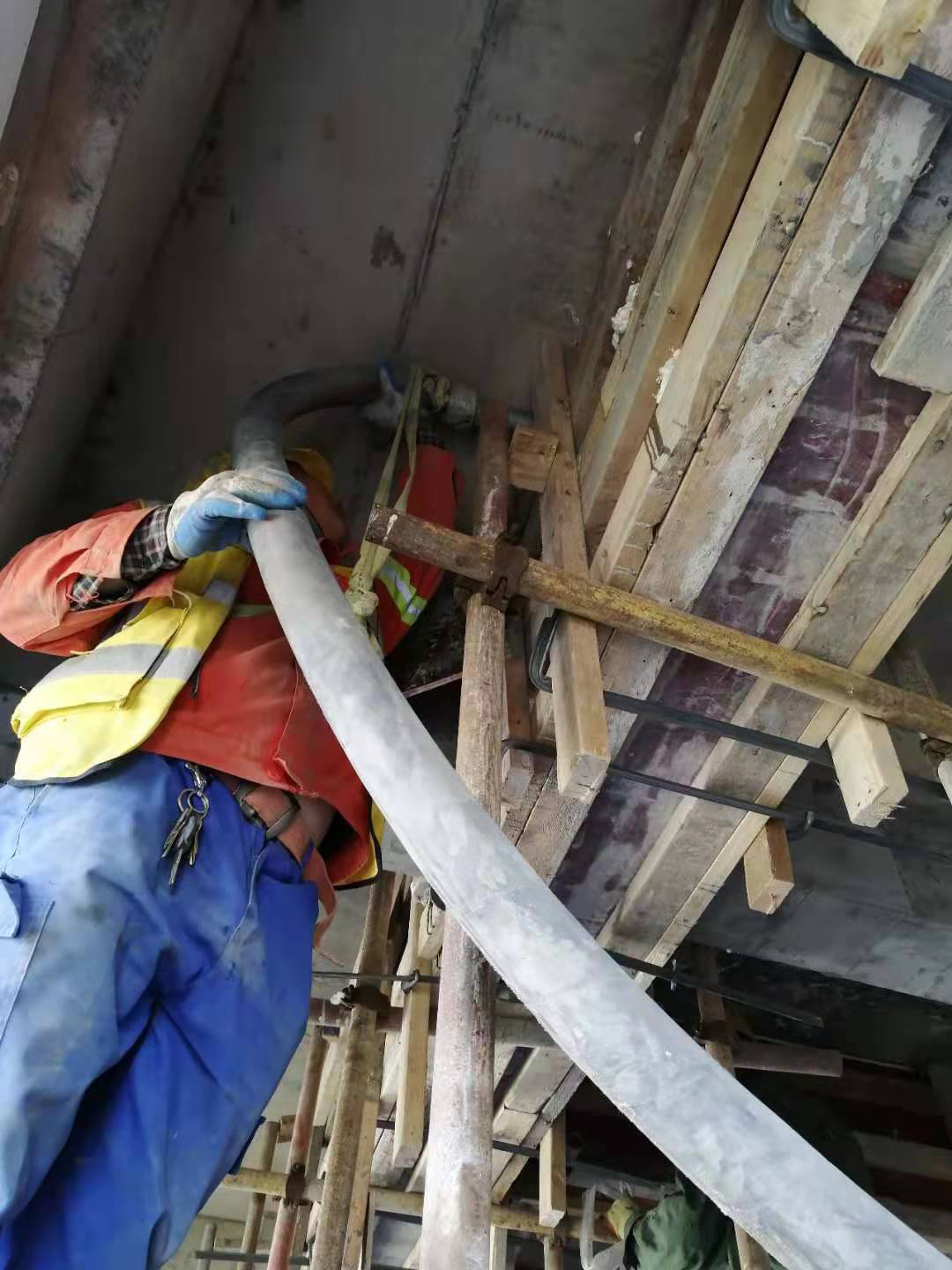 炎天做防水涂料施工，，，，，业主需要注重哪些事项？？？？（上）